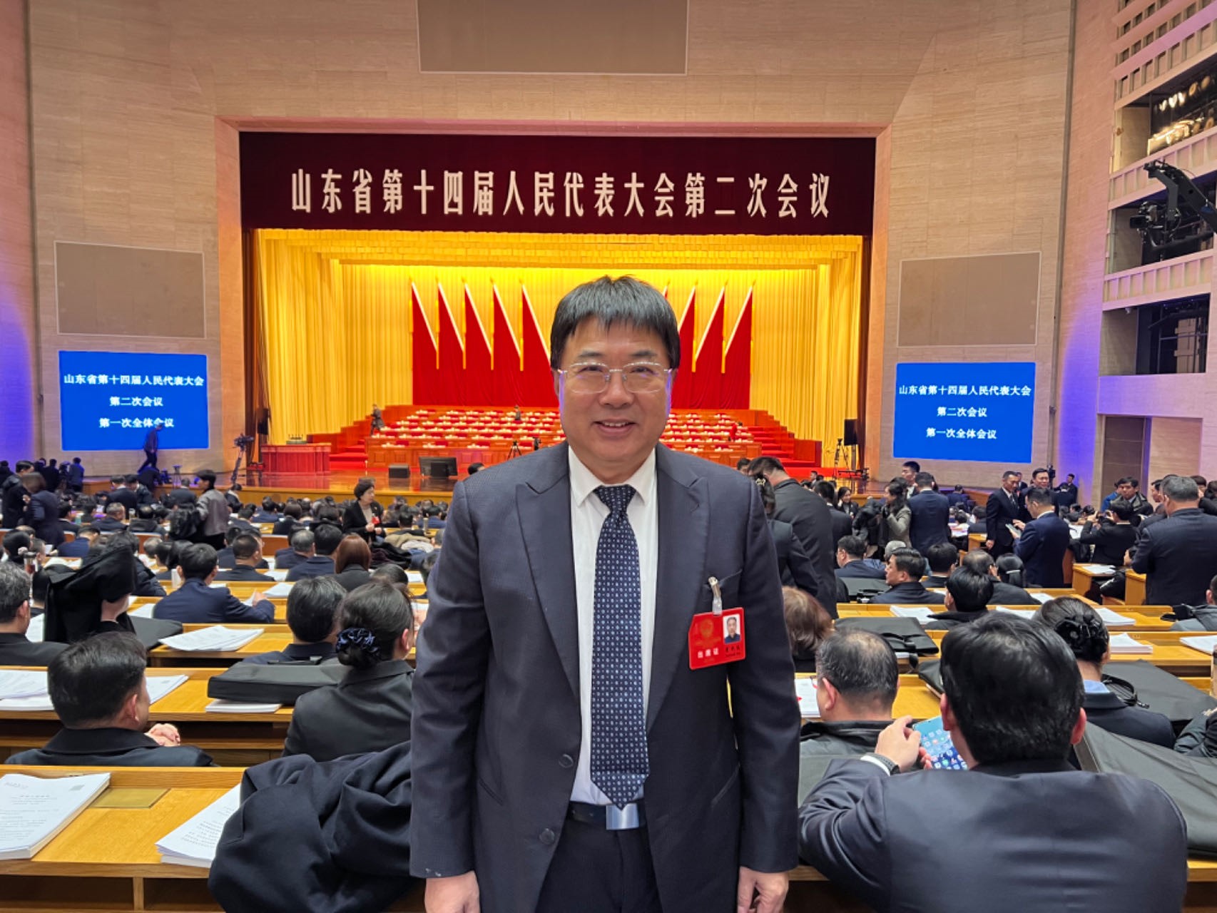 【新闻】服膺使命担任，，，，，，，当真履职尽责——全发国际股份董事长曹积生出席省人代会